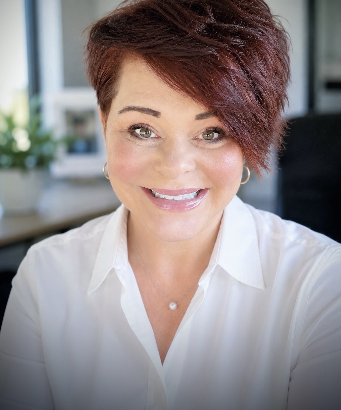 Portrait of Jennifer Hamlett, founder of Gentle Ground Therapy